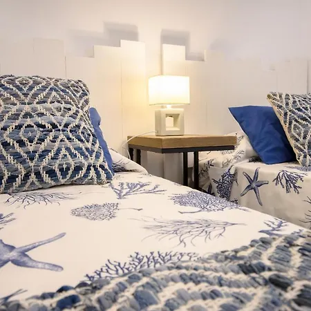 Apartment White Volcano Apartment, Free Access To The Fariones Sports Center Puerto del Carmen (Lanzarote)