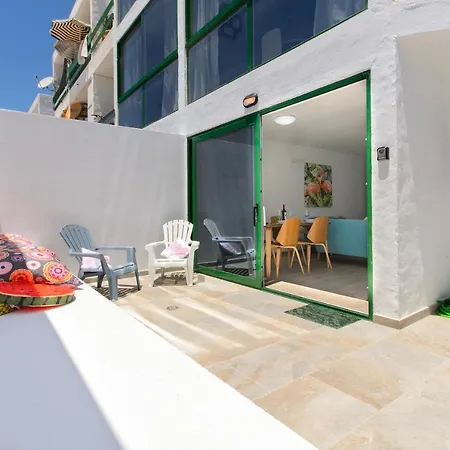 Апартаменти White Volcano Apartment, Free Access To The Fariones Sports Center *