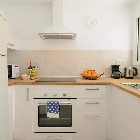 White Volcano Apartment, Free Access To The Fariones Sports Center Апартаменти