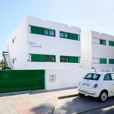 Апартаменти White Volcano Apartment, Free Access To The Fariones Sports Center